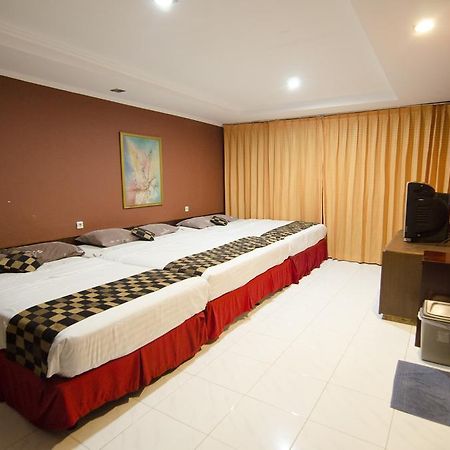 בנדונג Fora Guest House Taman Lingkar מראה חיצוני תמונה