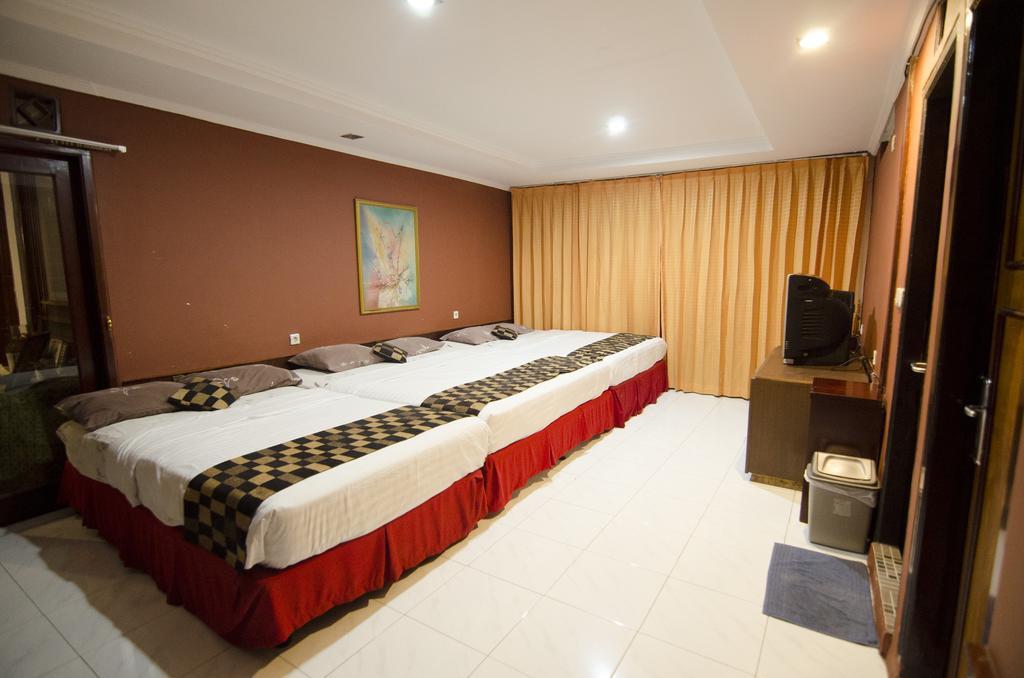 בנדונג Fora Guest House Taman Lingkar מראה חיצוני תמונה