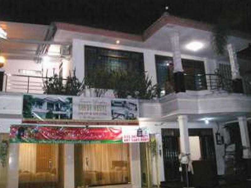 בנדונג Fora Guest House Taman Lingkar מראה חיצוני תמונה