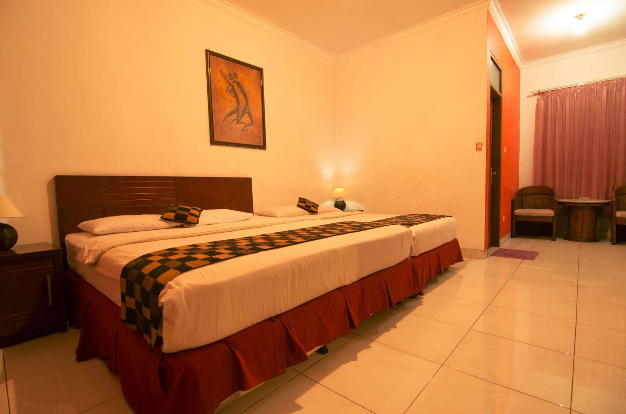 בנדונג Fora Guest House Taman Lingkar מראה חיצוני תמונה