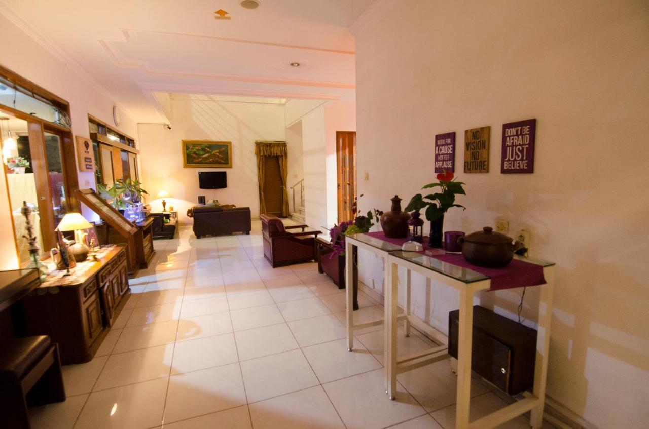 בנדונג Fora Guest House Taman Lingkar מראה חיצוני תמונה
